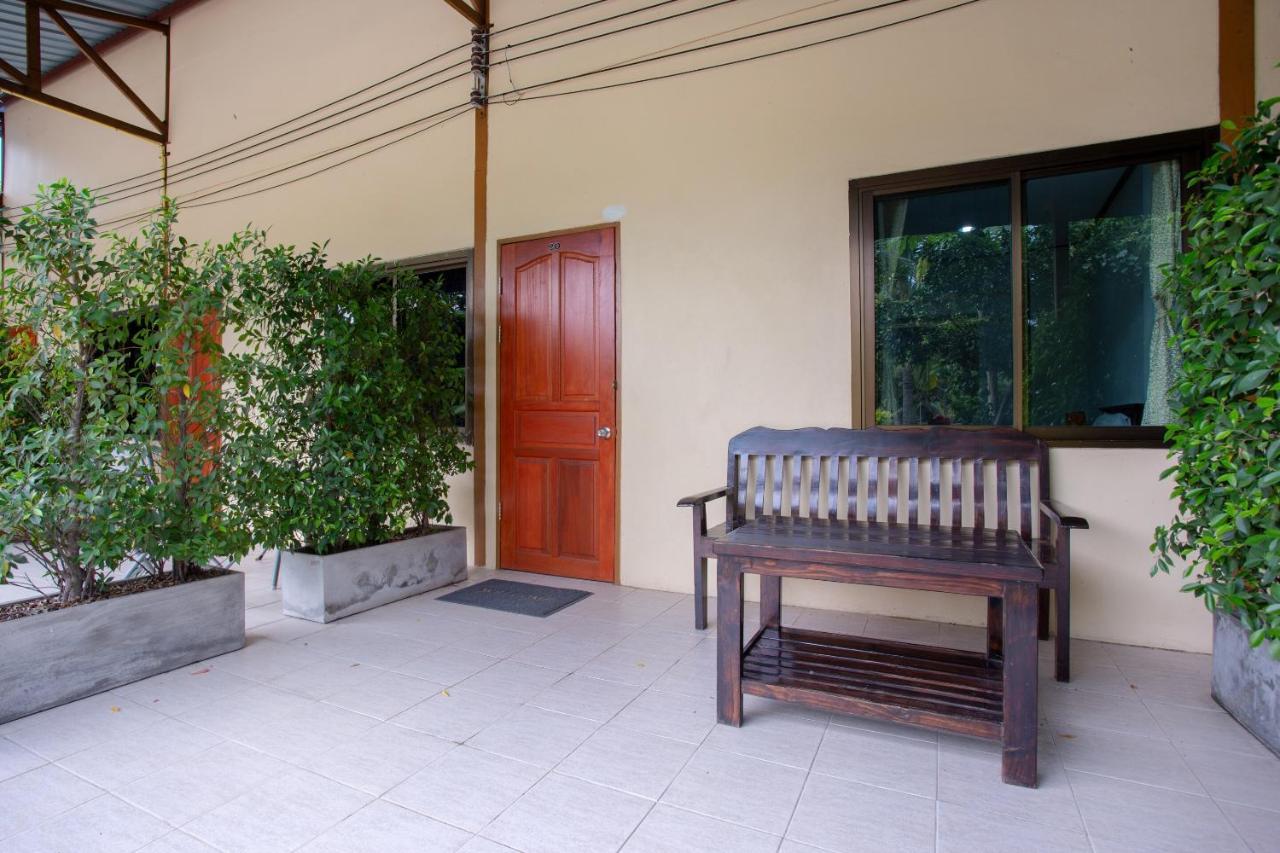 Oyo 909 Guiding Star Resort Chiang Mai Exterior foto