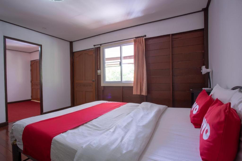 Oyo 909 Guiding Star Resort Chiang Mai Exterior foto